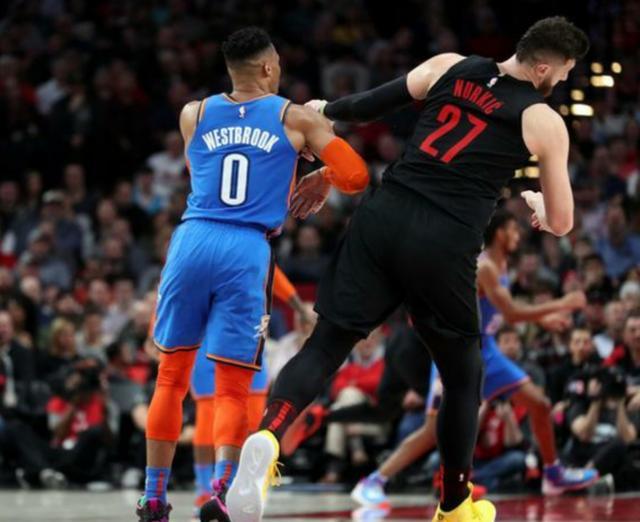 尔顿向车队 尔顿向车队